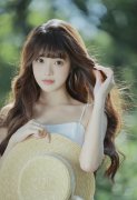 公厕内小伙子打飞∫